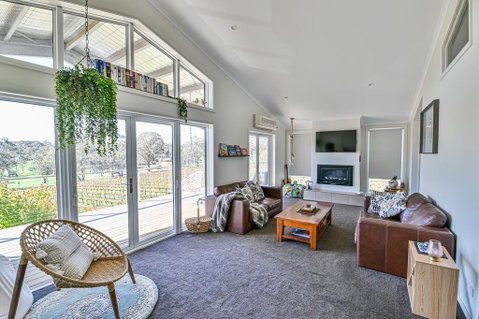 Mortimers Wines - The Canopy Loft - Sunshine Coast Tourism 0