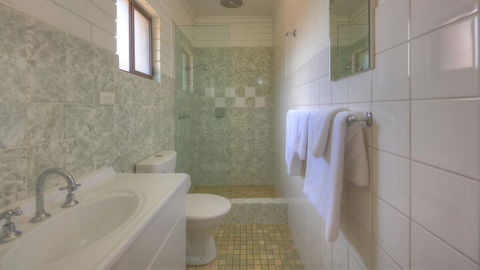 Motel Meneres - Holiday Sunshine Coast 3