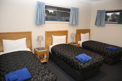 Motel On A'Beckett - Sunshine Coast Tourism 3