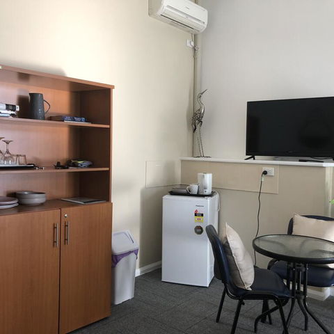 Motel Rooms At Morisset Serviced Apartments - Sunshine Coast Tourism 3