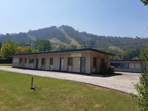 Mount Beauty Motor Inn - Sunshine Coast Tourism 1
