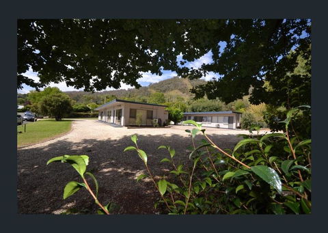 Mount Beauty Motor Inn - Sunshine Coast Tourism 0