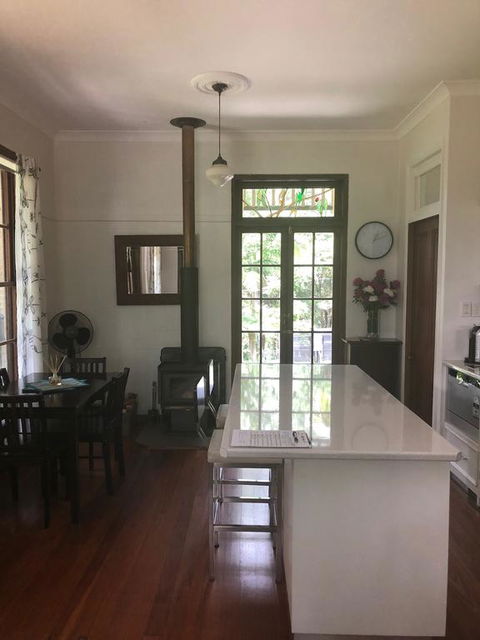 Mount Browne Cottage - Holiday Sunshine Coast 3