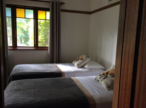 Mount Browne Cottage - Holiday Sunshine Coast 1