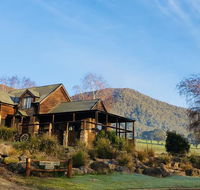 Mountain Grass Lodge 2 bedroom - Sunshine Coast Tourism