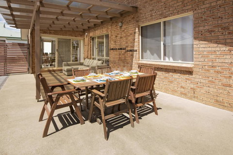 Mountain Lodge - Holiday Sunshine Coast 2