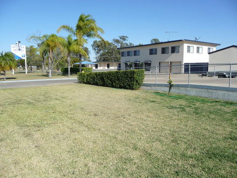 Moura Motel - Sunshine Coast Tourism 2