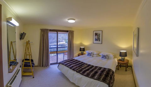 Mowamba River Lodge - Sunshine Coast Tourism 3