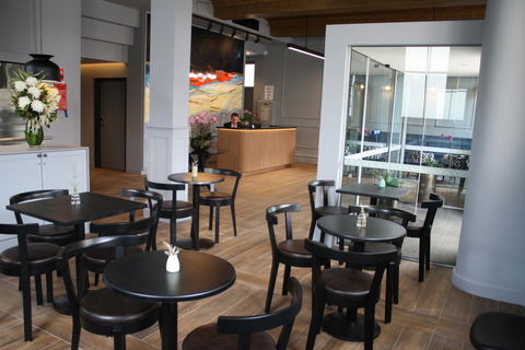 Mrs Banks Hotel - Sunshine Coast Tourism 2