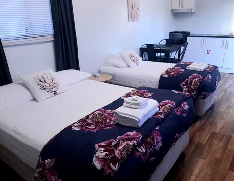 Mt Larcom Tourist Park - Holiday Sunshine Coast 2