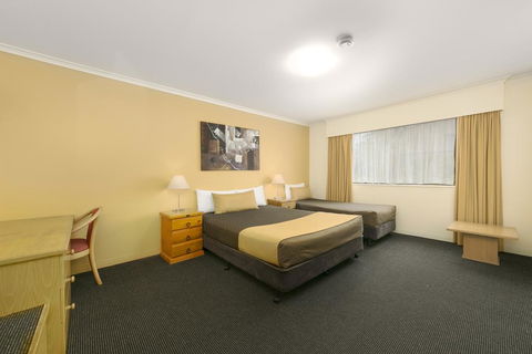 Mt Ommaney Hotel Apartments - Sunshine Coast Tourism 3