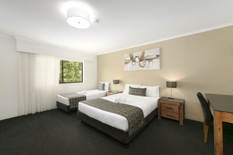 Mt Ommaney Hotel Apartments - Sunshine Coast Tourism 2