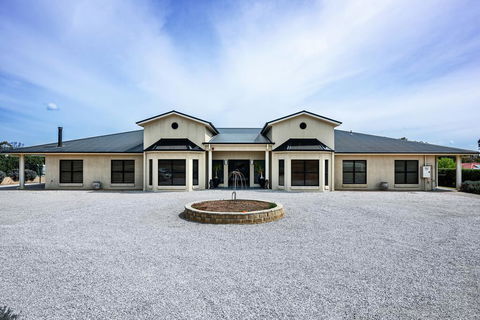Mudgee Guesthouse - Holiday Sunshine Coast 0