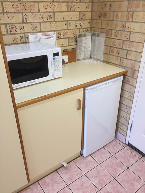 Mulga Country Motor Inn - Sunshine Coast Tourism 3