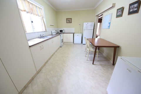 Muller's Cottage At Hat Head (Pet Friendly) - Sunshine Coast Tourism 3