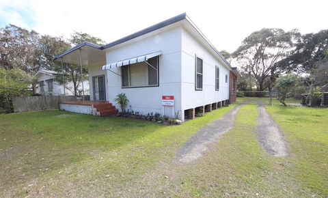 Muller's Cottage At Hat Head (Pet Friendly) - Sunshine Coast Tourism 1