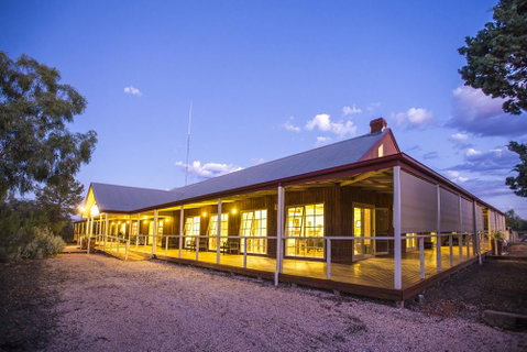 Mungo Lodge - Sunshine Coast Tourism 1
