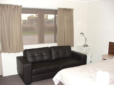 Murray Valley Motel - Sunshine Coast Tourism 0