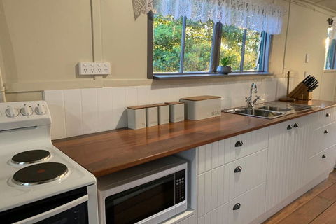 Murray's Farm Cottage - Sunshine Coast Tourism 0