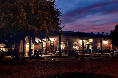 Murrumbateman Country Inn - Sunshine Coast Tourism 0