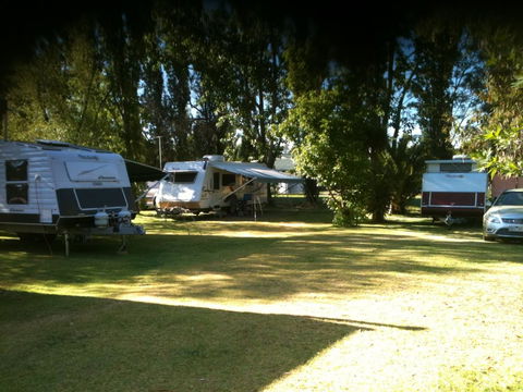 Nagambie Caravan Park & Motel - Sunshine Coast Tourism 1