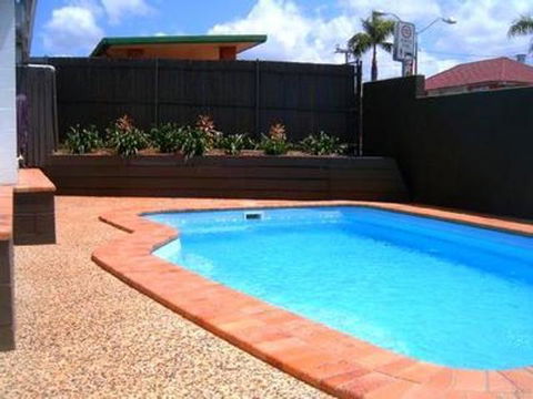 Nambour Lodge Motel - Holiday Sunshine Coast 3