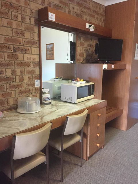 Nanango Fitzroy Motel - Sunshine Coast Tourism 3