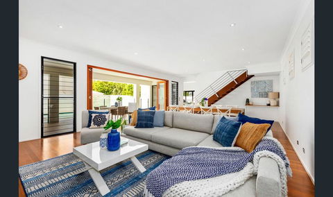 Narrabeen Beach House - Holiday Sunshine Coast 3