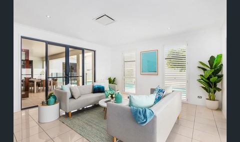 Narrabeen Beach House - Holiday Sunshine Coast 2