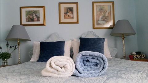 Narrabeen Beachside Townhouse - Holiday Sunshine Coast 1