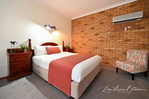 Narrandera Club Motor Inn - Holiday Sunshine Coast 0