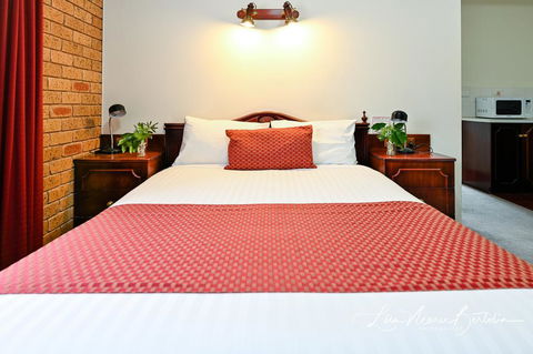 Narrandera Club Motor Inn - Holiday Sunshine Coast 2