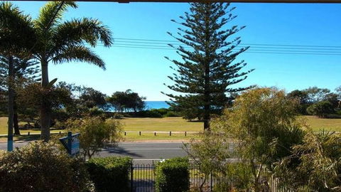 Nautica On Marine Parade - Holiday Sunshine Coast 0