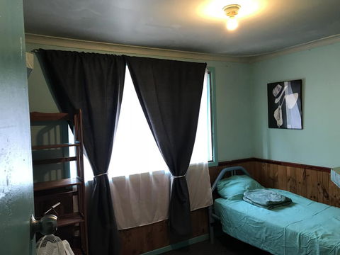 Neat And Nice Room - Sunshine Coast Tourism 1