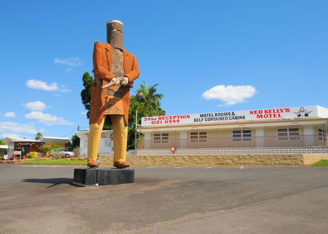 Ned Kelly's Motel - Holiday Sunshine Coast 0