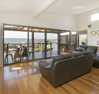 Ned Kelly's Retreat - Sophisticated style with modern convenience and magical outlook - Sunshine Coast Tourism