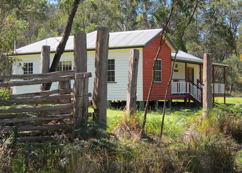Neds Cabin - Sunshine Coast Tourism 2