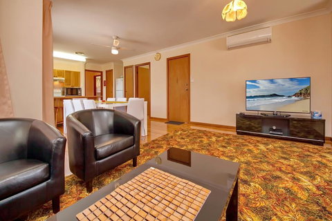 Nelson Street, 19 - Sunshine Coast Tourism 3