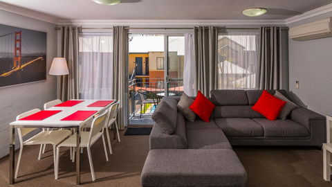 Dowler Apartments Subiaco - Holiday Sunshine Coast 42