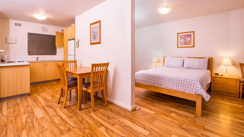 Dowler Apartments Subiaco - Holiday Sunshine Coast 6