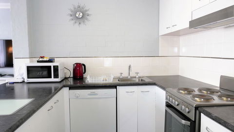 Dowler Apartments Subiaco - Holiday Sunshine Coast 44