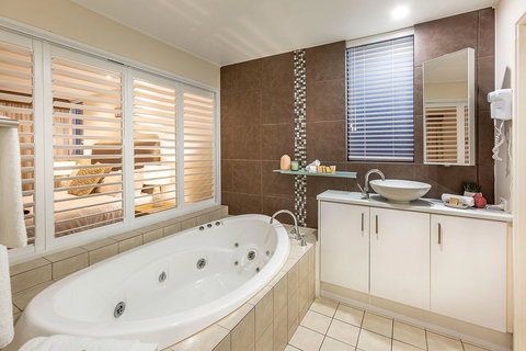 Prideau\'s Of Margaret River - Sunshine Coast Tourism 14