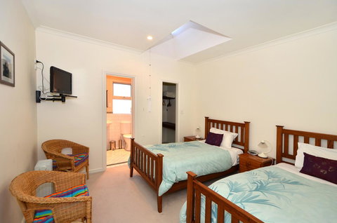 Albany Beachside Accommodation - Sunshine Coast Tourism 14
