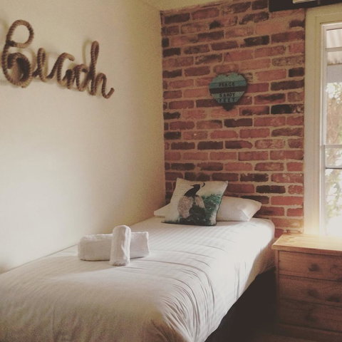 Albany Beachside Accommodation - Sunshine Coast Tourism 6