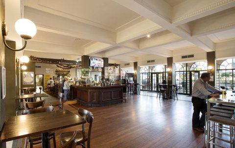 Captain Stirling Hotel - Sunshine Coast Tourism 16