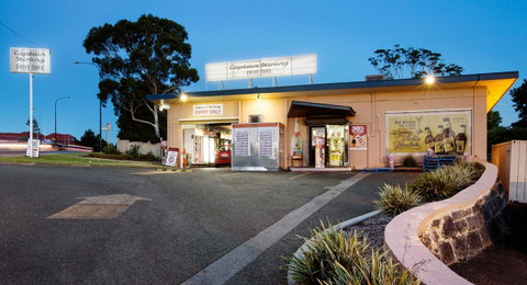 Captain Stirling Hotel - Sunshine Coast Tourism 24
