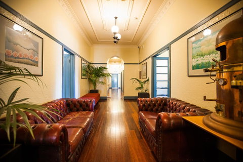 Captain Stirling Hotel - Sunshine Coast Tourism 31