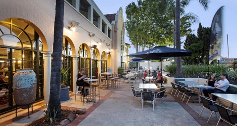 Captain Stirling Hotel - Sunshine Coast Tourism 5