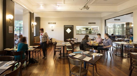 Captain Stirling Hotel - Sunshine Coast Tourism 15