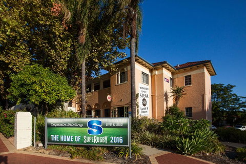Captain Stirling Hotel - Sunshine Coast Tourism 4